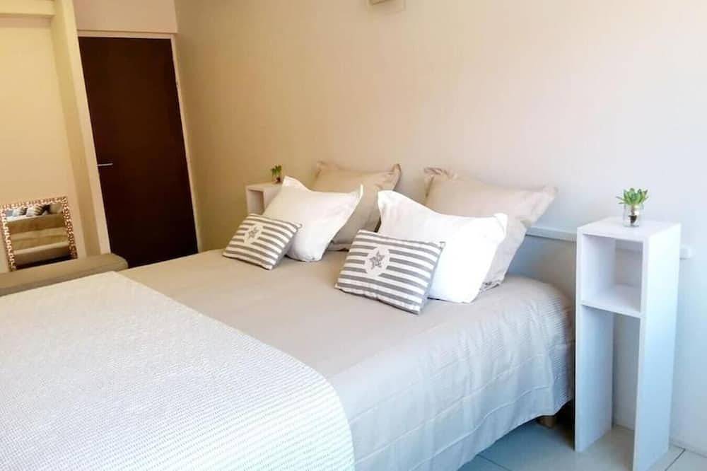 Entire apartment, Le Palace Climatisé au Centre-ville - Piscine - Accès Rapide Plage et Espagne in Perpignan, Côte d'Améthyste