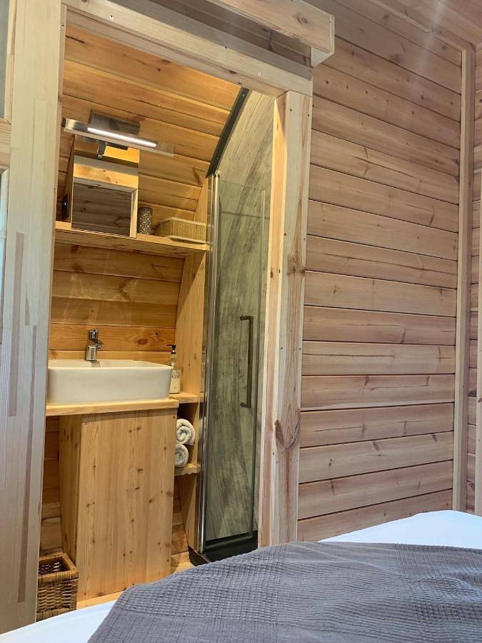 Gîte pour 2 personnes, avec jardin et terrasse ainsi que vue et piscine dans Le Triadou - 4