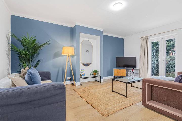 Holiday home for 8 people, with garden and terrace in Hounslow