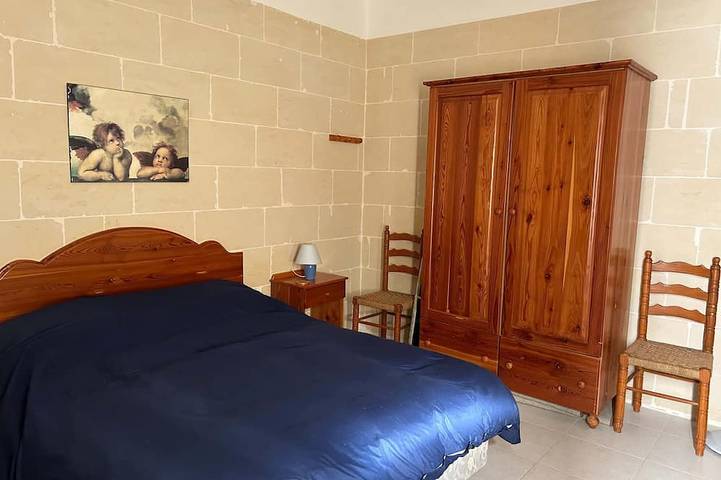 Ganze Wohnung, Tranquil 2-bedroom apartment close to sea & country views. in Marsalforn, Zebbug