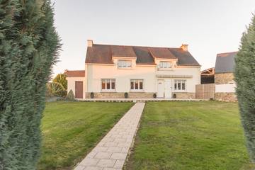 Gîte pour 6 personnes, avec jardin à Brech