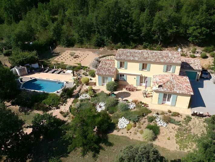 Chambre d’hôte pour 2 personnes, avec piscine et jardin à Montagnac-Montpezat