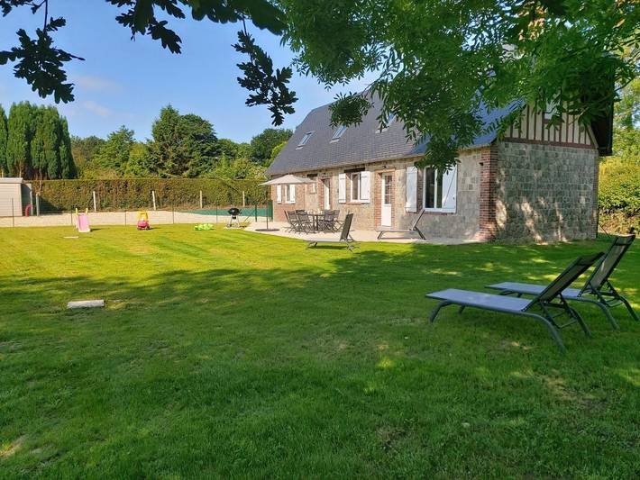 Gîte pour 8 personnes, avec Terrasse et Jardin à Gueutteville-les-Grès