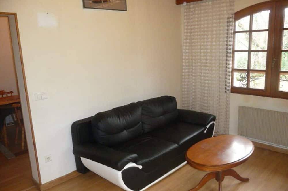 Appartement entier, T 2 De 60 M2 Clim  A La Campagne Avec Bbq Et Piscine in Taluyers, Lyon et ses environs