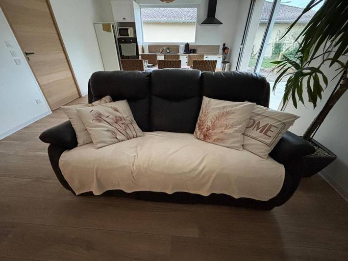 Location de vacances pour 4 personnes, avec terrasse et vue, animaux acceptés à Saint-André-d'Apchon