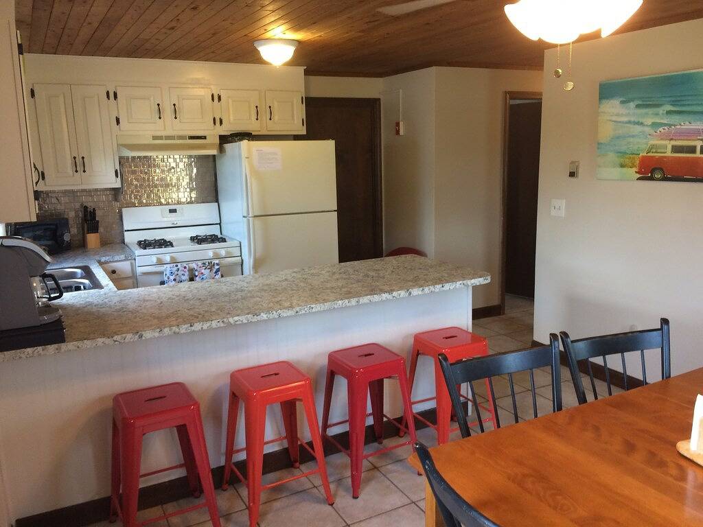 Kristall sauberes, gemütliches Cape !! Gehen Sie zum Strand von Scarboro! Buchen Sie frühzeitig für den Sommer 2020! in Narragansett, Washington County (RI)