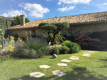 Chambre d’hôte pour 2 personnes, avec jardin à Génissac