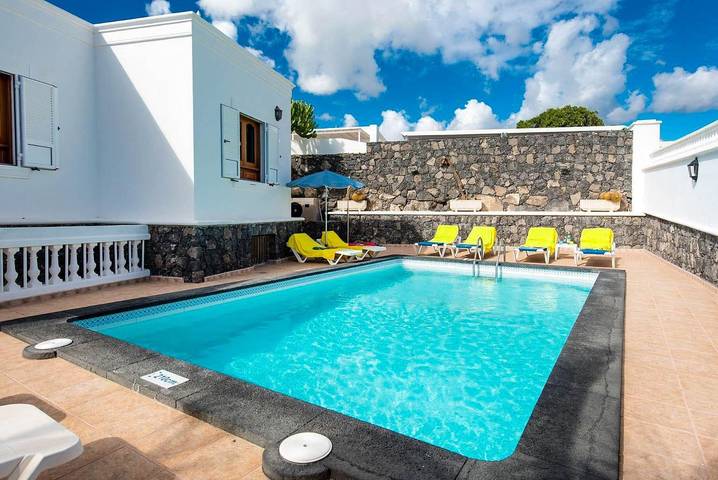 Villa für 8 Personen mit Terrasse in Puerto Calero, Yaiza