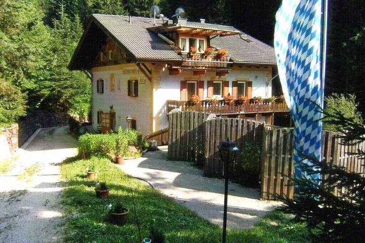 Ferienwohnung für 2 Personen, mit Garten und Balkon in Deutschnofen