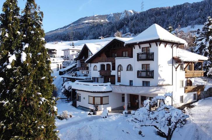 Hôtel pour 2 personnes, avec jardin et sauna ainsi que jacuzzi et piscine, animaux acceptés