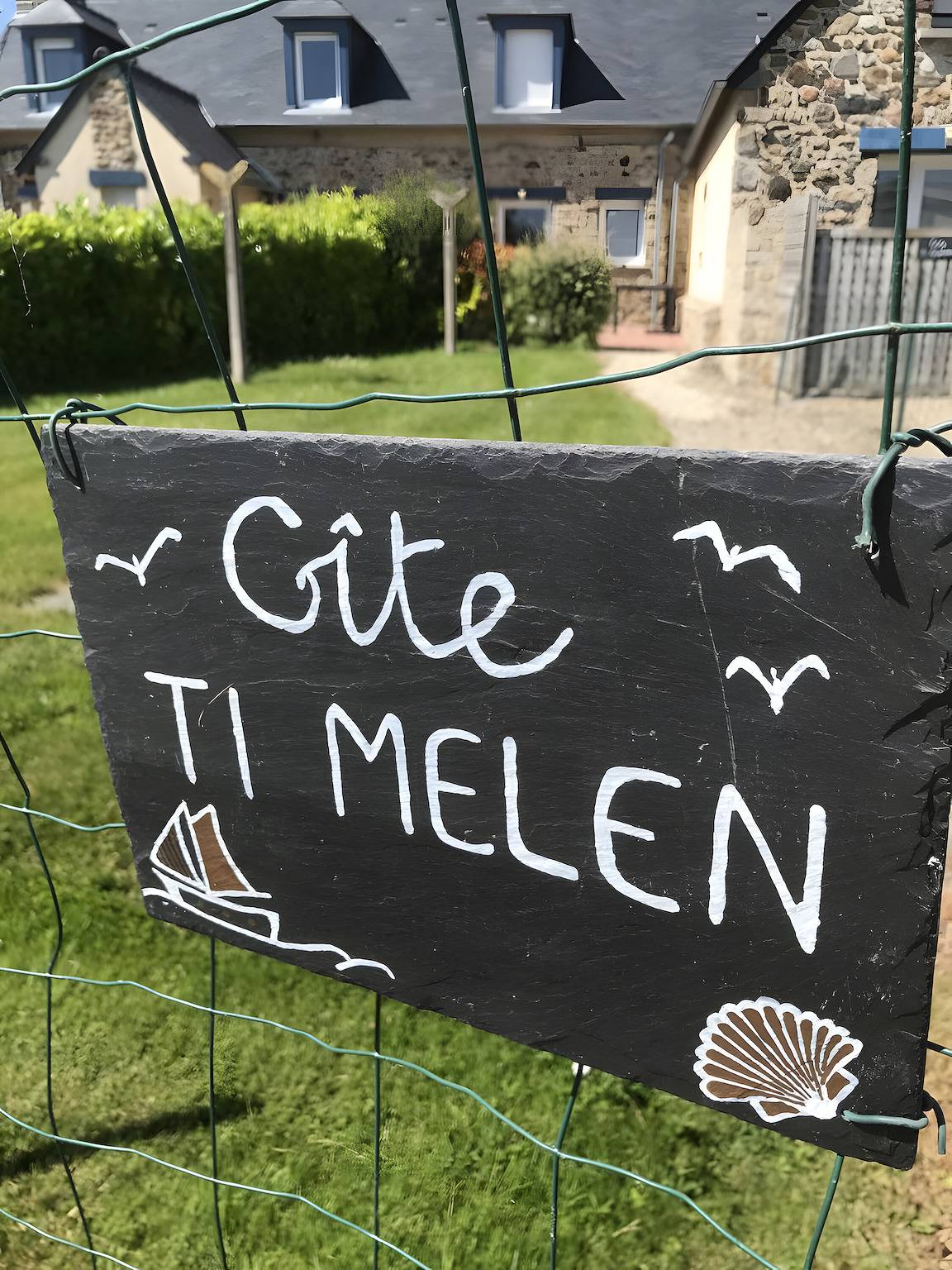 Gîte ti melen - les gîtes de la cour chevalier in La Fresnais, Baie du Mont-Saint-Michel