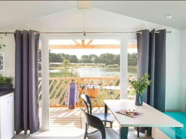 Camping pour 4 personnes, avec piscine et terrasse dans l' Ain - 3