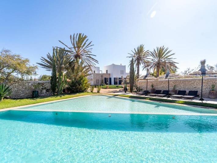 Maison d’hôte pour 2 personnes, avec jardin ainsi que vue et piscine dans Ghazoua