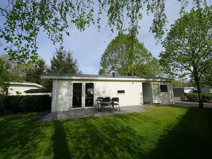 Chalet voor 4 personen, with Terras and Tuin as well as Sauna in Susteren