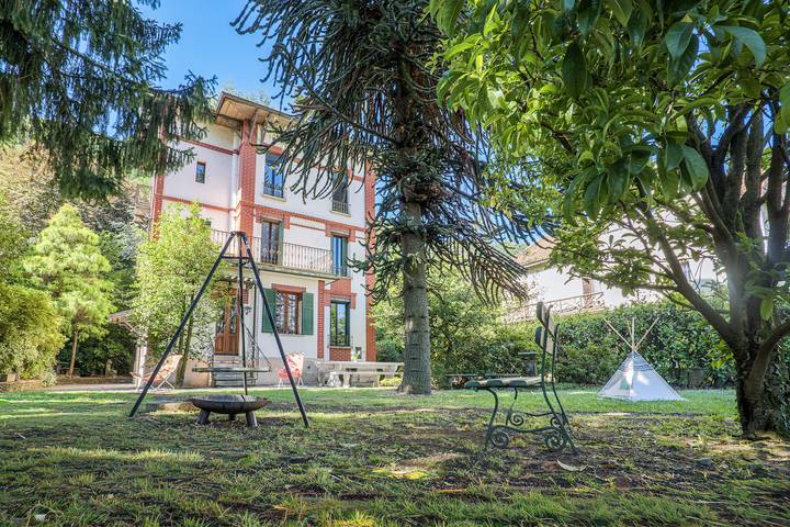 Holiday home for 8 people, with terrace and view as well as lake view and garden, with pets - 1