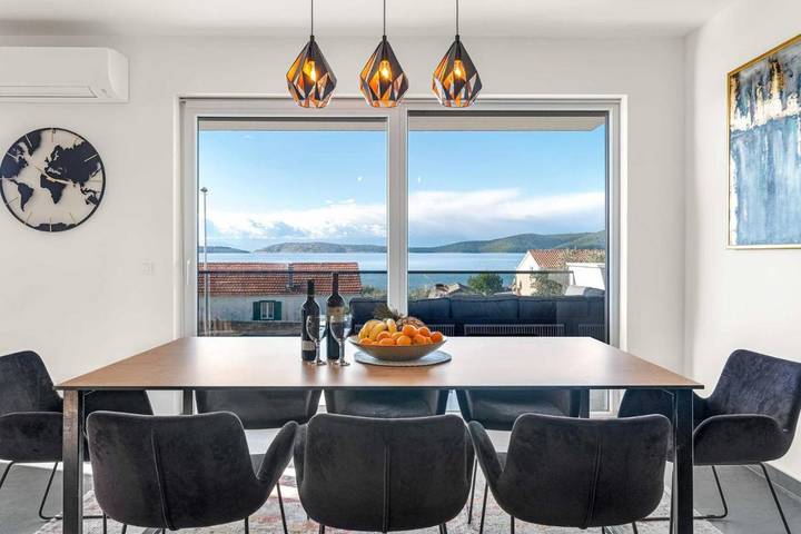 Ferienwohnung für 4 Personen, mit Terrasse in Sibenik