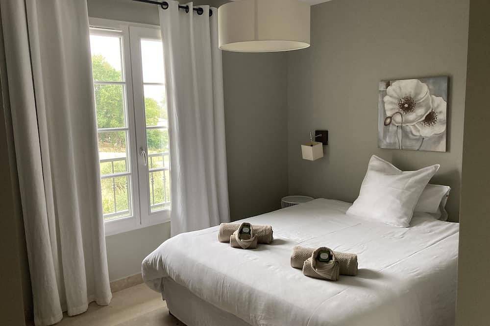 Mas de Charme au Milieu des Oliviers in Le Rouret, Cannes region