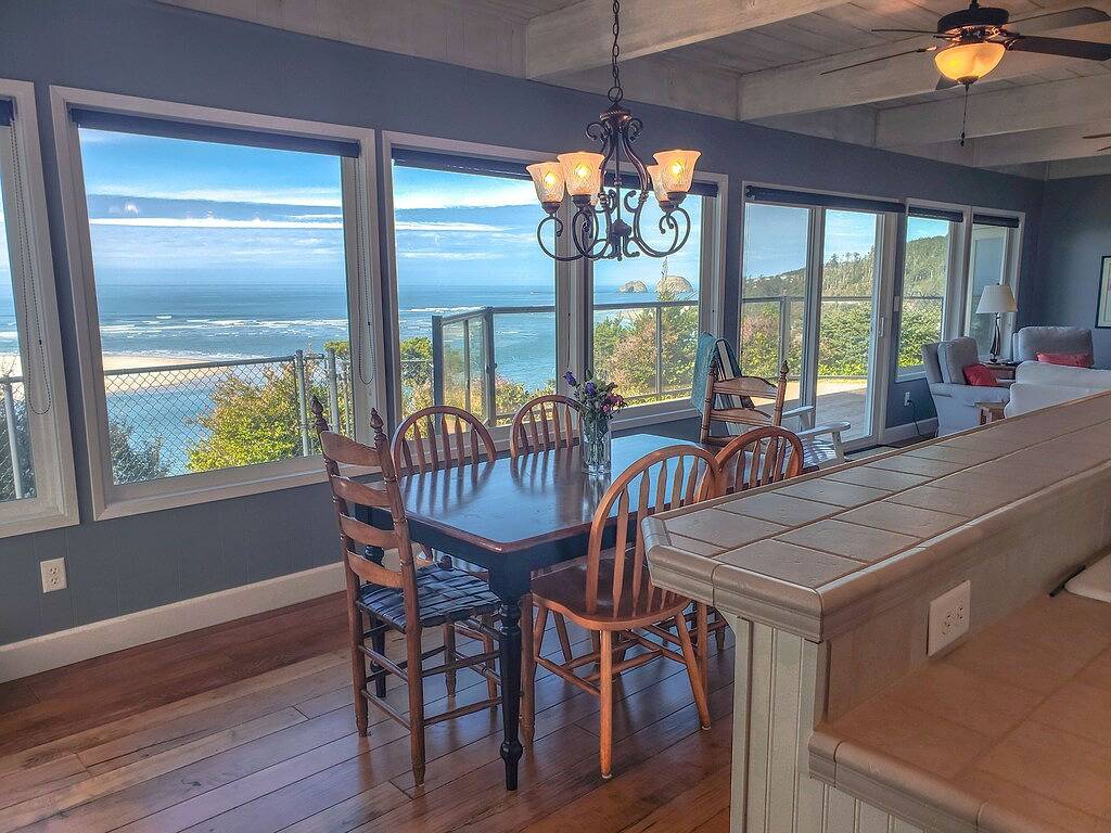 Immaculate home with breathtaking views of Netarts Bay and Ocean! in Netarts, Tillamook County