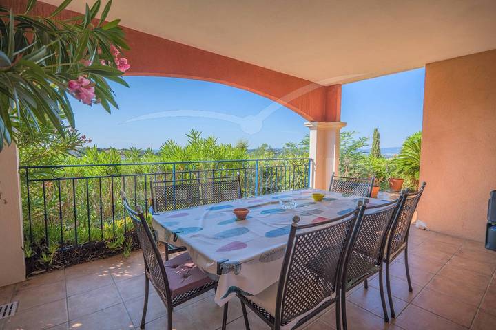 Gîte pour 6 personnes, avec piscine dans Golf Bluegreen Sainte-Maxime