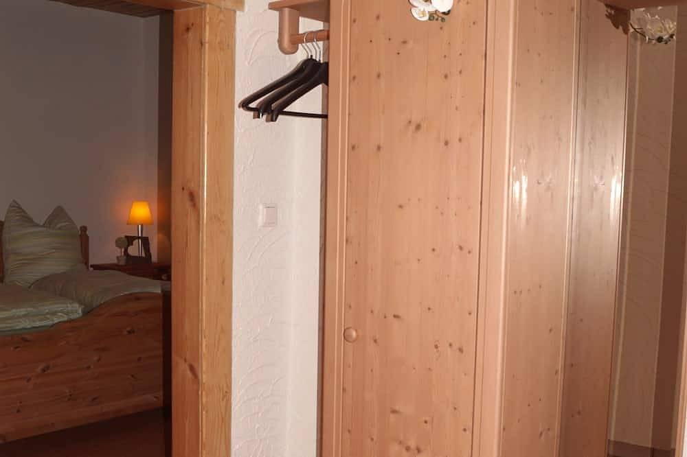 Ganze Wohnung, Barrierearme Erdgeschosswohnung für ein bis drei Personen in Weißenstadt, Oberfranken