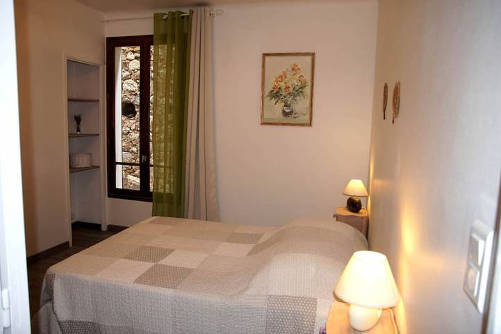 Gîte pour 4 personnes, avec jardin à Castellane - 3