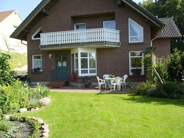 Ferienhaus für 3 Personen, mit Terrasse und Garten sowie Sauna in Neustrelitz