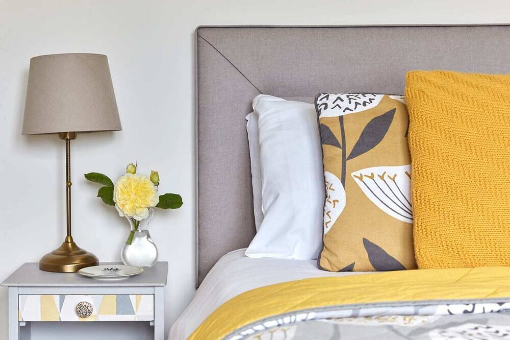 Cinque Ports Snug - parking, mins to sea and golf in Deal, Kent