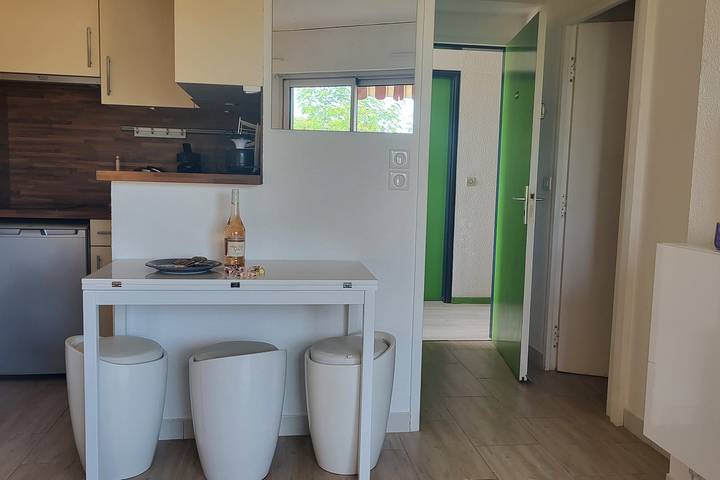 Gîte pour 4 personnes, avec balcon, adapté aux familles dans Boulouris - 4