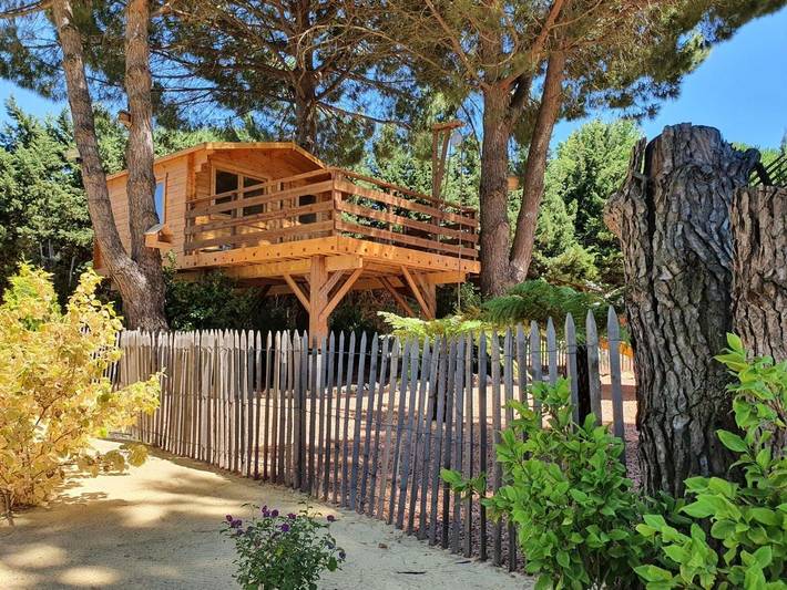 Chambre d’hôte pour 2 personnes, avec Terrasse ainsi que Jardin et Vue à Salles-d'Aude