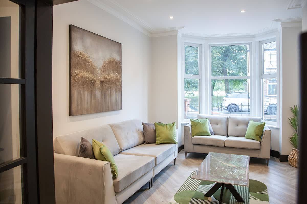 Bright & Modern Manchester Home | Free Parking in Manchester, Greater Manchester