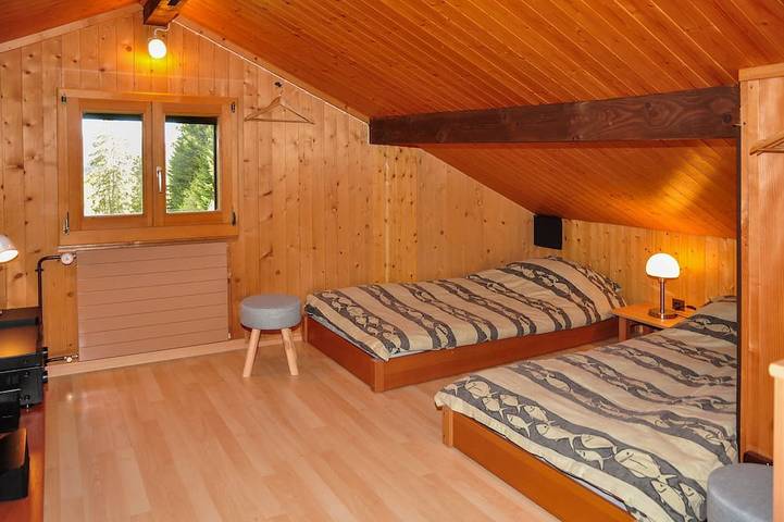 Chalet in the heart of nature with Spa in Les Replattes, Le Locle
