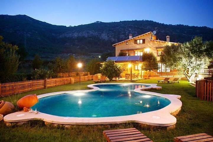 Casa de vacaciones para 30 personas, con jacuzzi y jardín - 1