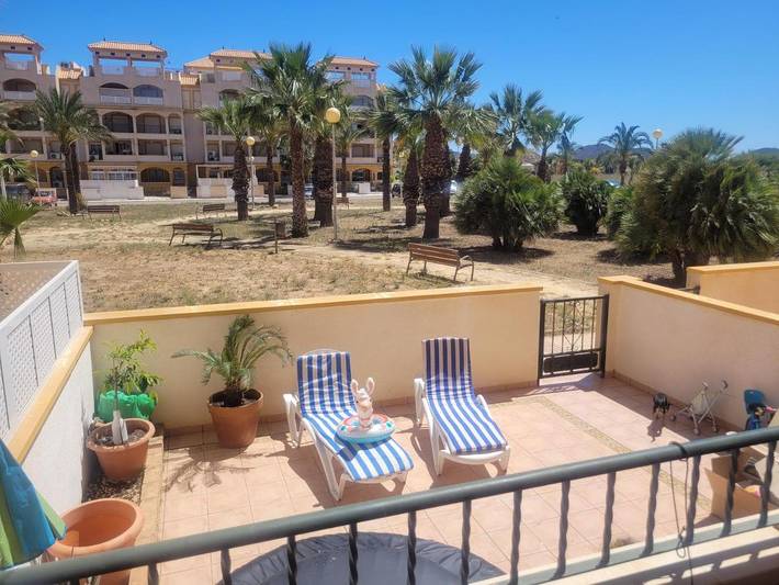 Apartamento para 4 personas, con piscina y jardín además de piscina para niños y vistas, Familias con niños en Mar de Cristal