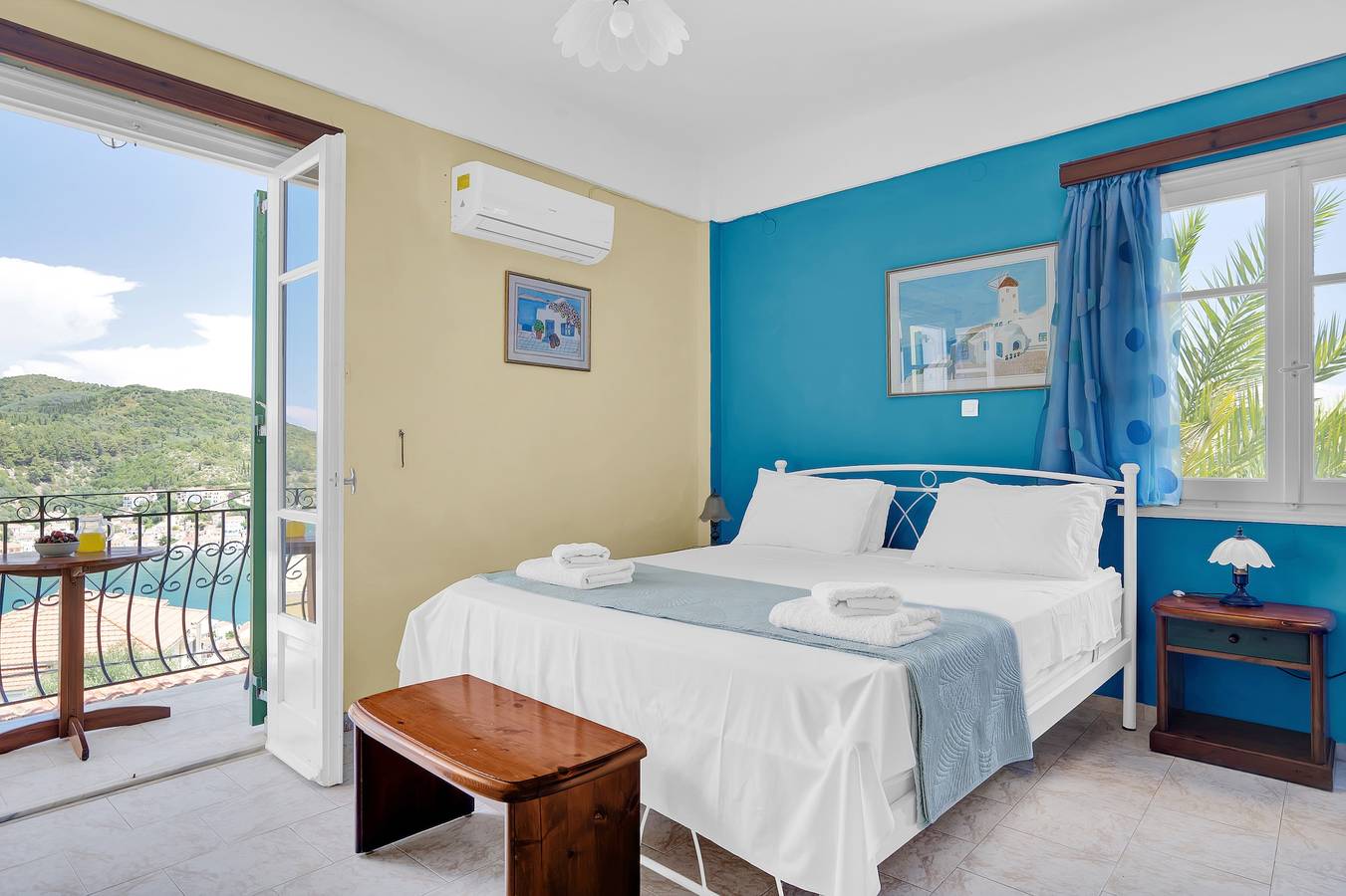 Studio entier, Studio 'Veronis 5' avec vue sur la mer, piscine partagée et Wi-Fi. in Vathy, Ithaque