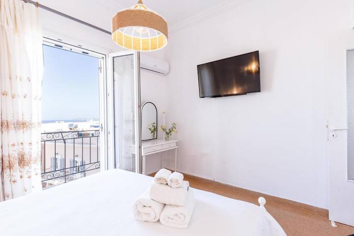 Chambre d’hôte pour 4 personnes, avec terrasse et vue dans Syros - 4