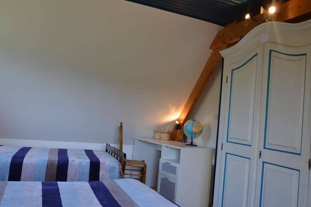 Grande maison familiale idéale pour découvrir le Cotentin in Les Moitiers-d'Allonne, Côte de la Déroute