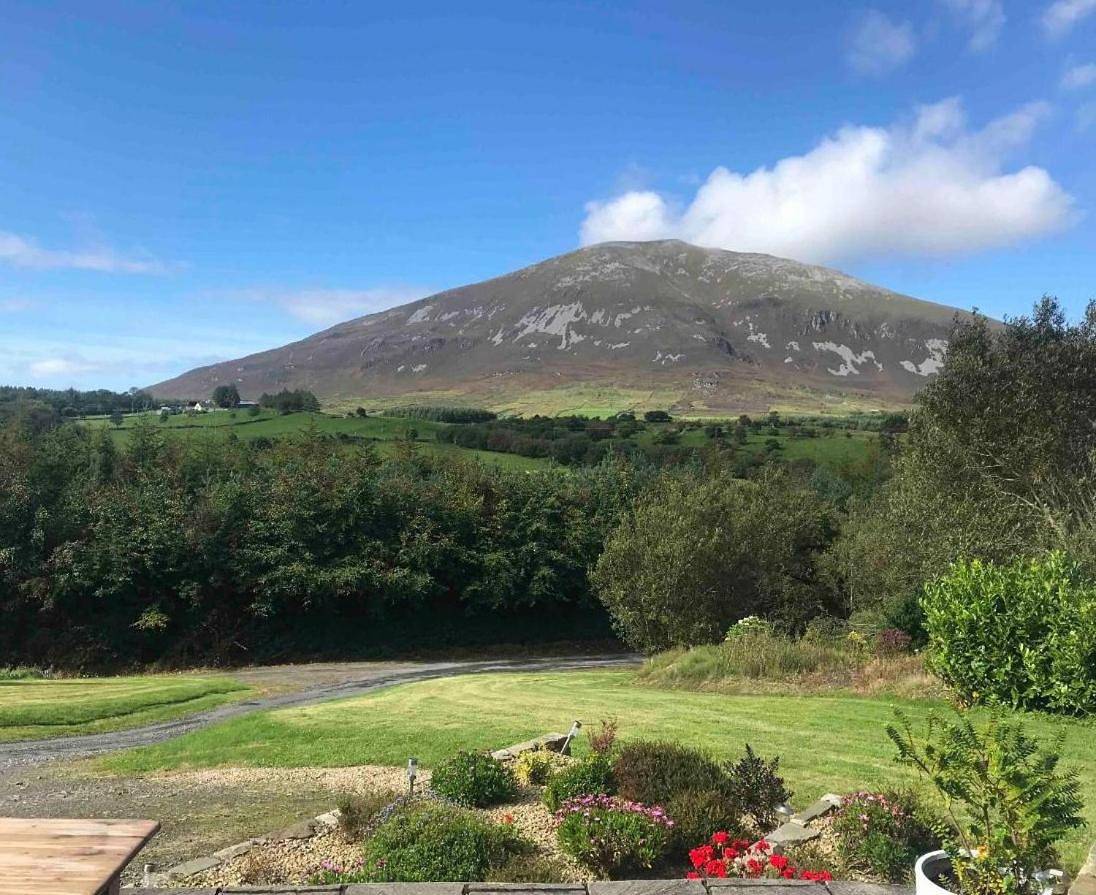Entire holiday apartment, The Woodlands in Castlebar, Lough Conn
