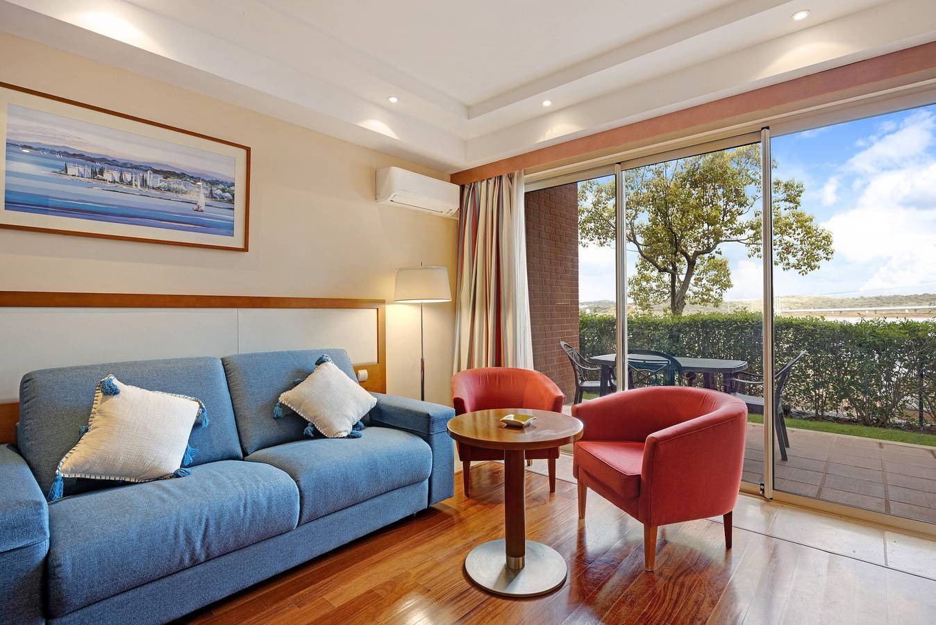 Ganze Wohnung, Ferienwohnung Boca do Rio - Apartamento T1 in Meeresnähe mit Gemeinschaftspool und Wlan in Estômbar, Estômbar e Parchal