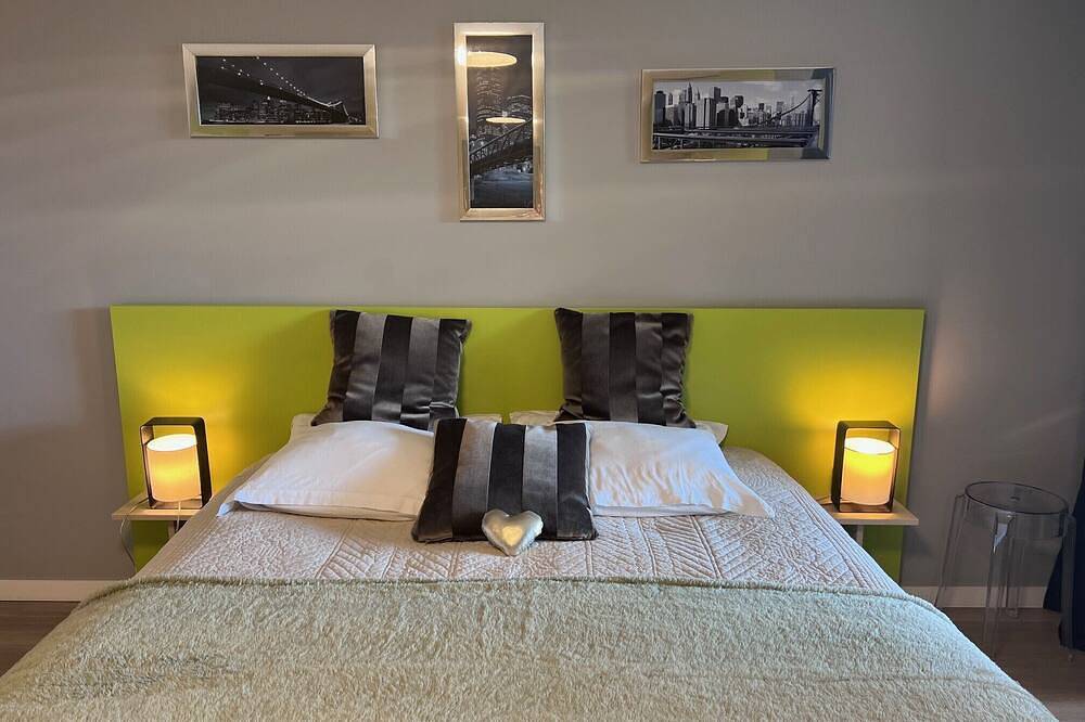 Appartement entier, Magnifique Studio dans Villa Contemporaine au Calme avec Piscine & Parking Privé in Beaumont-lès-Valence, Région de Valence
