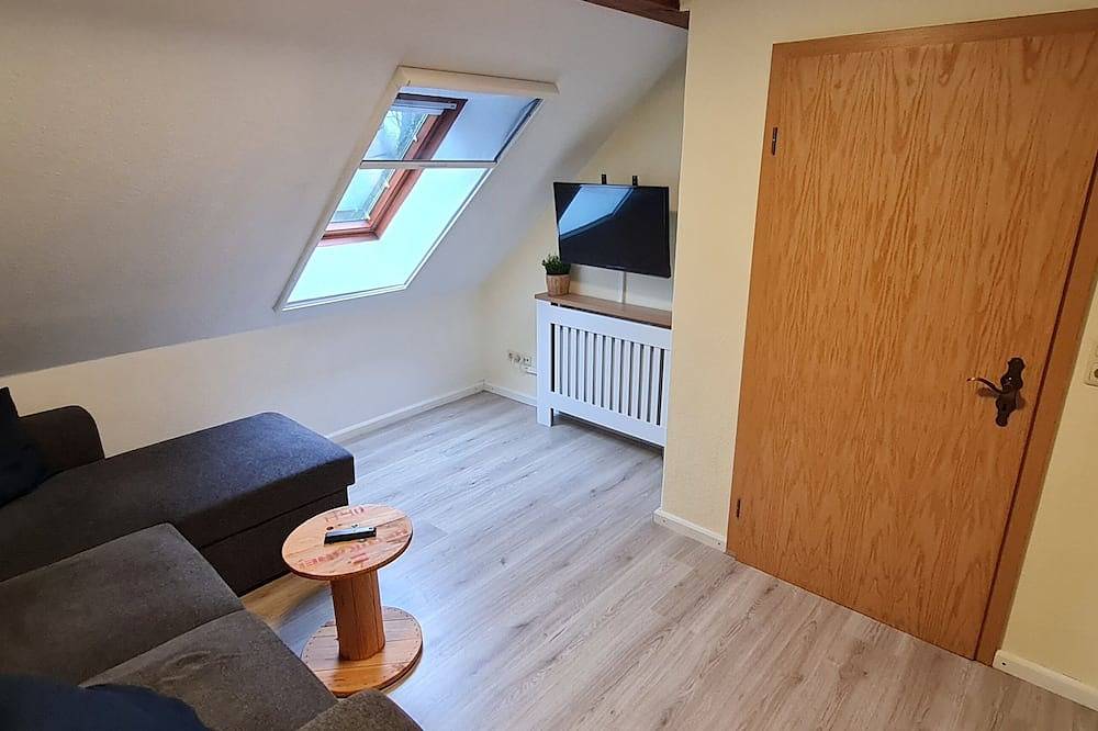 Ganze Wohnung, Gemütliche Ferienwohnung direkt an einem Badesee um dem Alltag zu entfliehen in Zetel, Metropolregion Bremen-Oldenburg