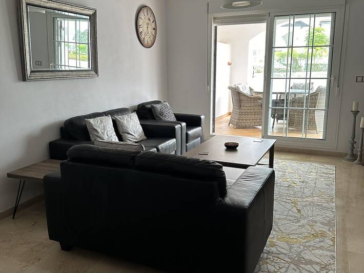 Apartamento vacacional entero, Apartamento de vacaciones para 4 personas con jardín in San Luis de Sabinillas, Manilva