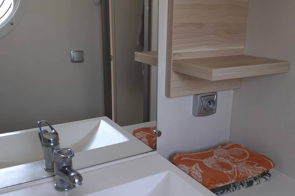 Mobil home et sa cuisine indépendante pour les amoureux de la nature in Porto-Vecchio, Arrondissement de Sartène