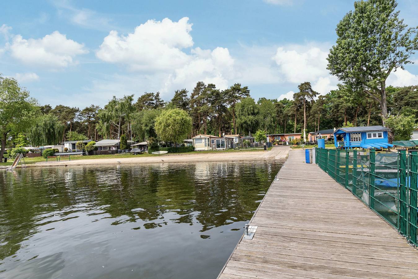 Wohni 2 mit privater Terrasse und privatem Garten in Brandenburg an der Havel