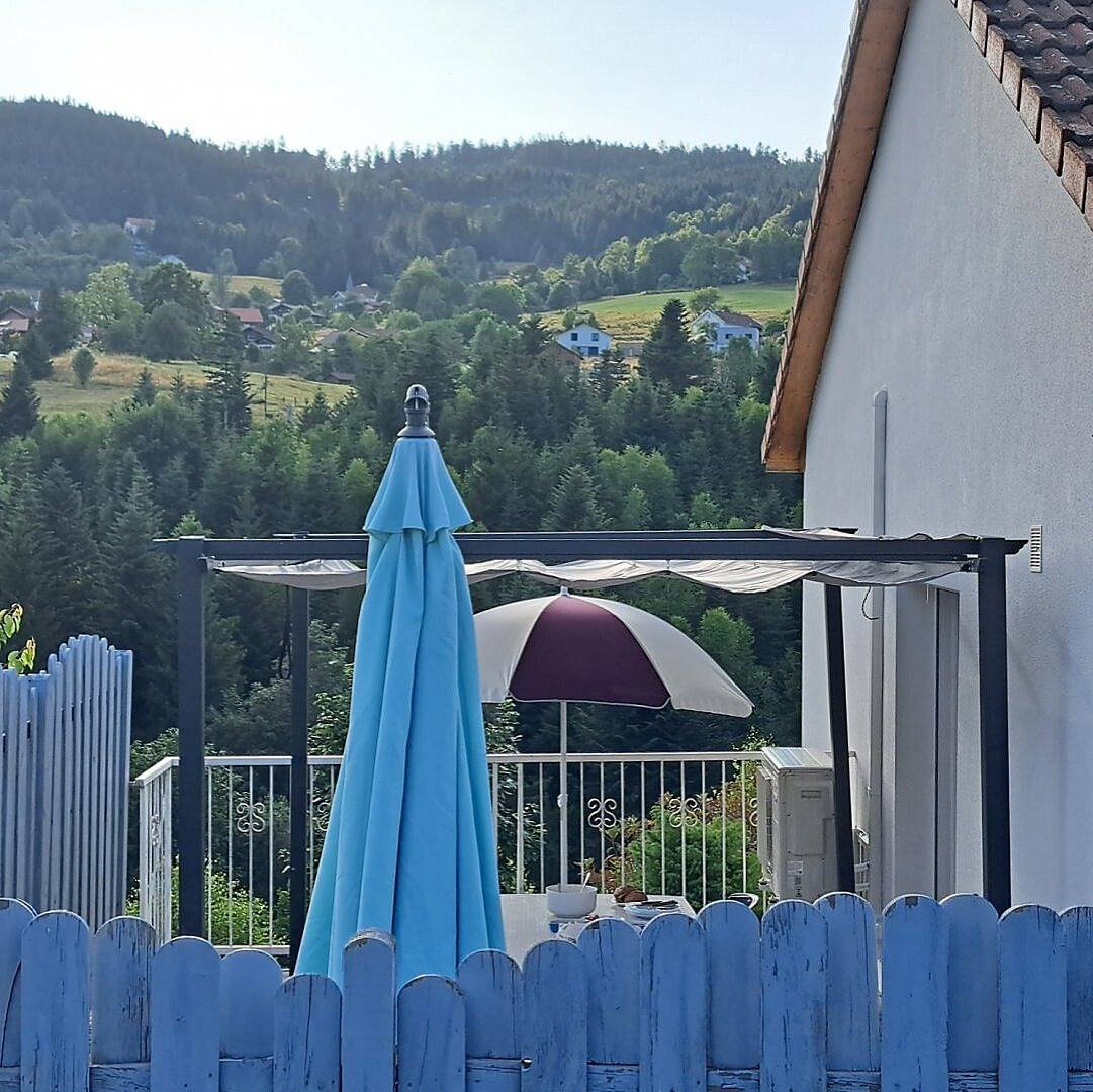 Maison des Érables 3*, max 8 pers +1 bébé, garage, belle terrasse in Gérardmer, Parc naturel régional des Ballons des Vosges
