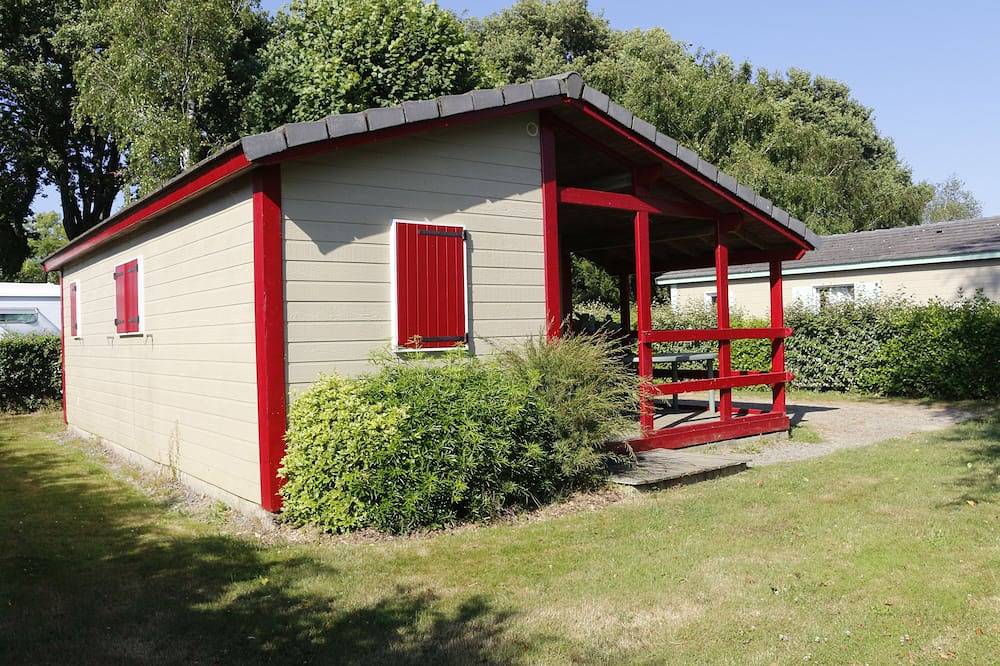 Chalet au calme à 2 min du Parc animalier de Branféré et 15 min de la mer in Le Guerno, Côte des Mégalithes