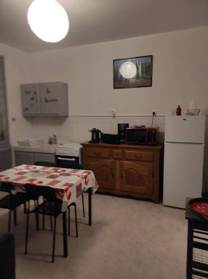 Appartement entier, Lilas, Gîte Saint Antoine, Orcival, Entre Sancy et Volcans. in Orcival (Puy-de-Dôme), Parc naturel régional des Volcans d'Auvergne