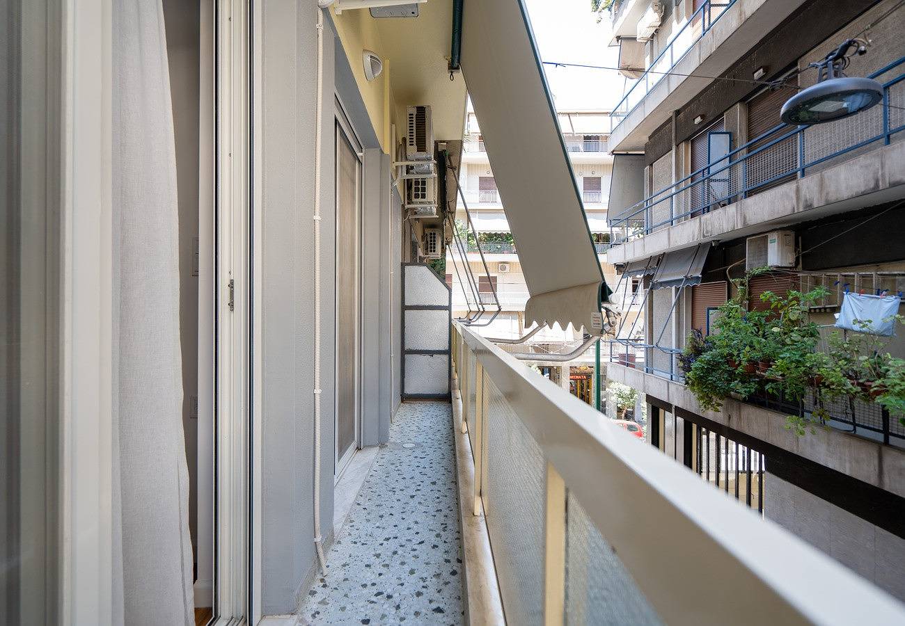 Liv - Comfortable & Stylish Escape in Pagrati, foto 12