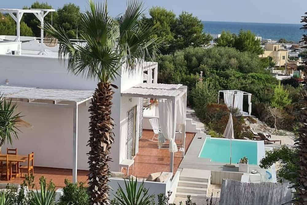 Villa Alba  - infinity pool and roof top terrace in Marina di Lizzano, Lizzano