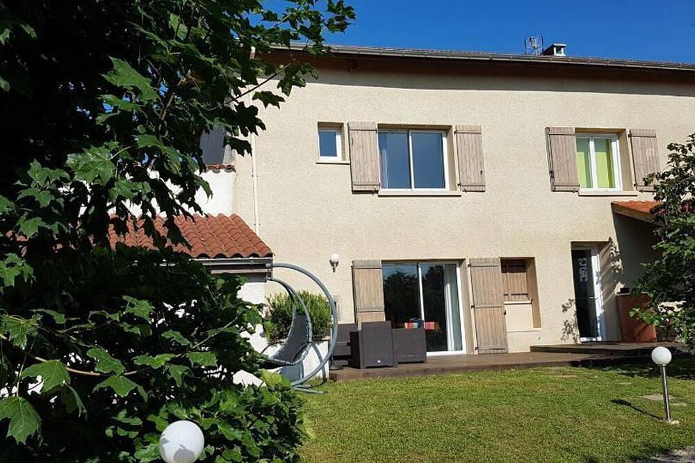 Maison cosy avec jardin dans les Monts du Lyonnais in Maringes, Montbrison