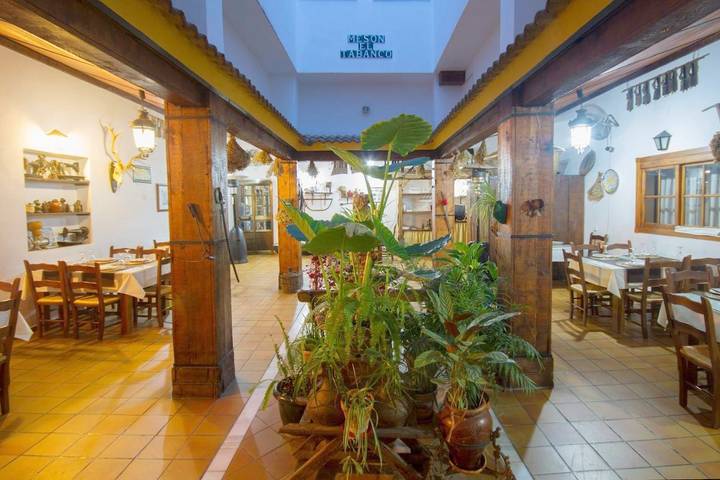 Hotel para 3 personas, con terraza en El Bosque - 2